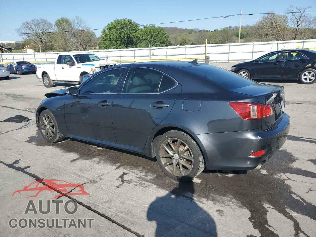 LEXUS IS 2011 - JTHCF5C29B5050521