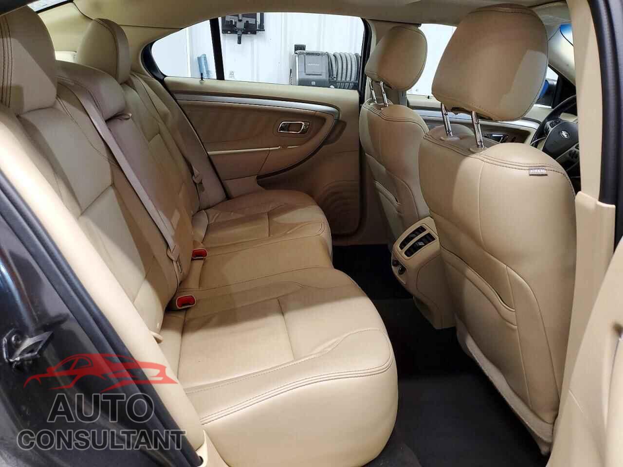 FORD TAURUS 2019 - 1FAHP2E85KG100202