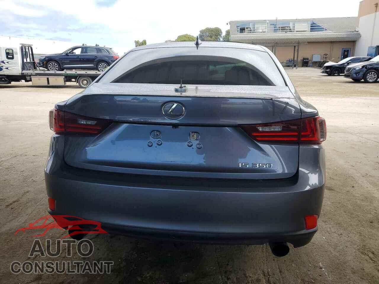 LEXUS IS 2014 - JTHBE1D28E5011462