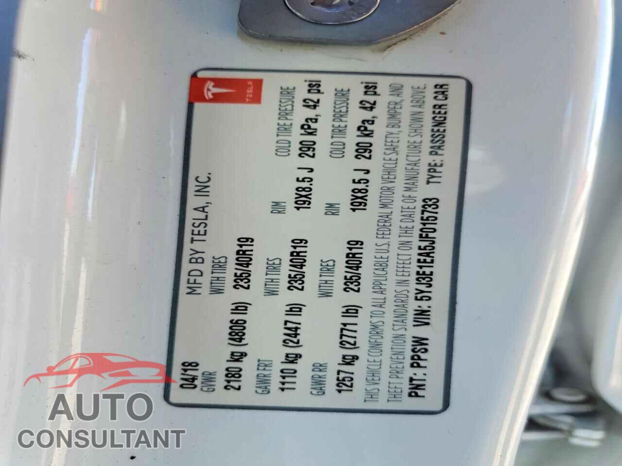TESLA MODEL 3 2018 - 5YJ3E1EA5JF015733