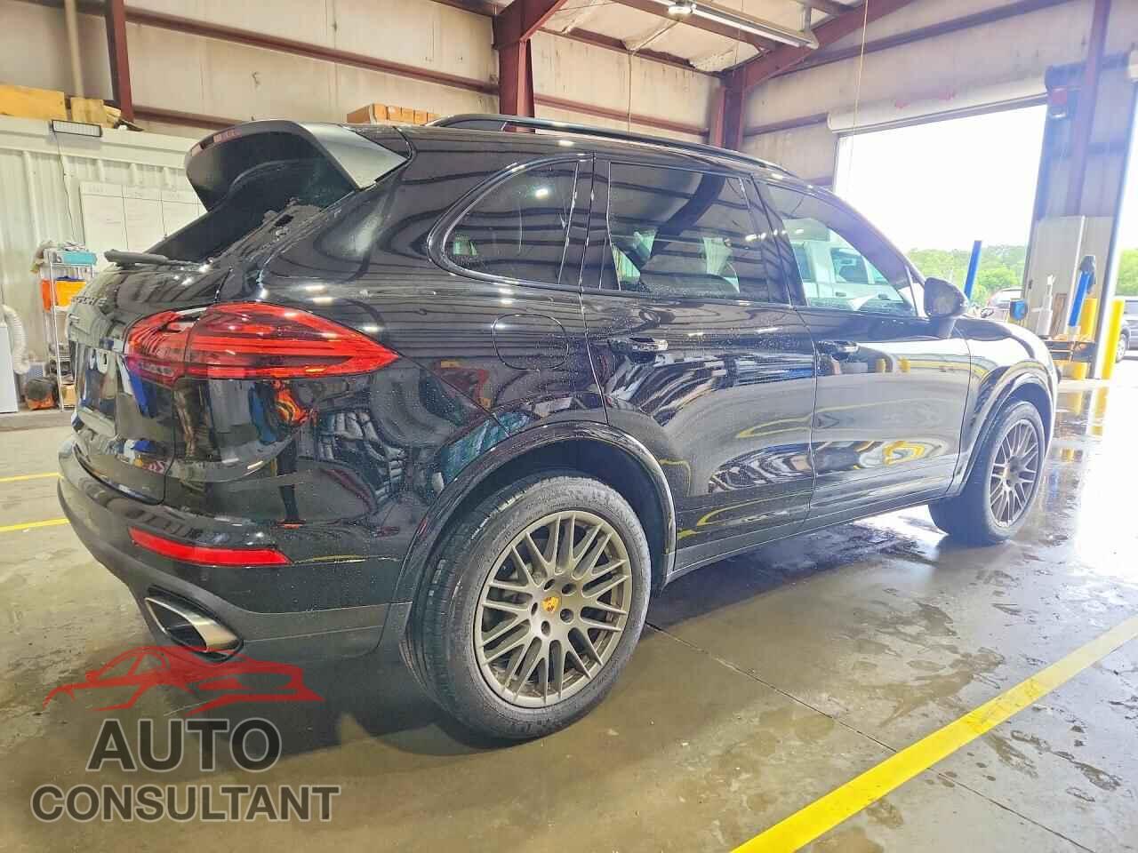 PORSCHE CAYENNE 2017 - WP1AA2A21HKA80923