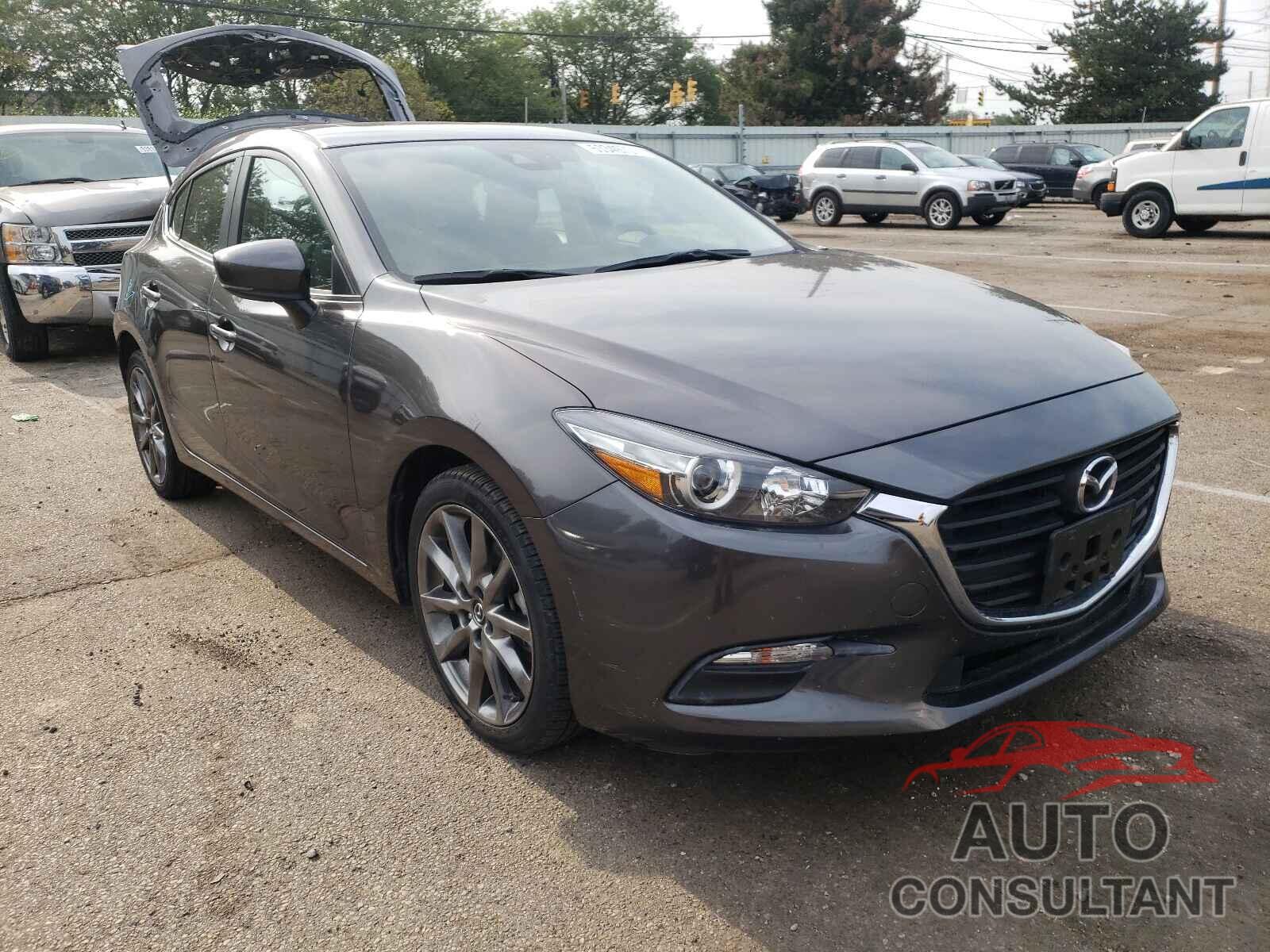 MAZDA 3 2018 - 3MZBN1L36JM185978