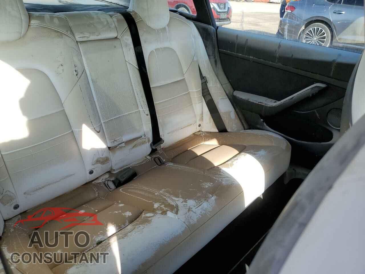 TESLA MODEL 3 2022 - 5YJ3E1EB9NF239876