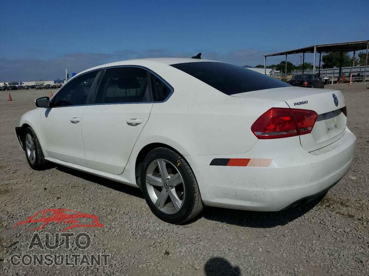 VOLKSWAGEN PASSAT 2014 - 1VWAT7A32EC043268