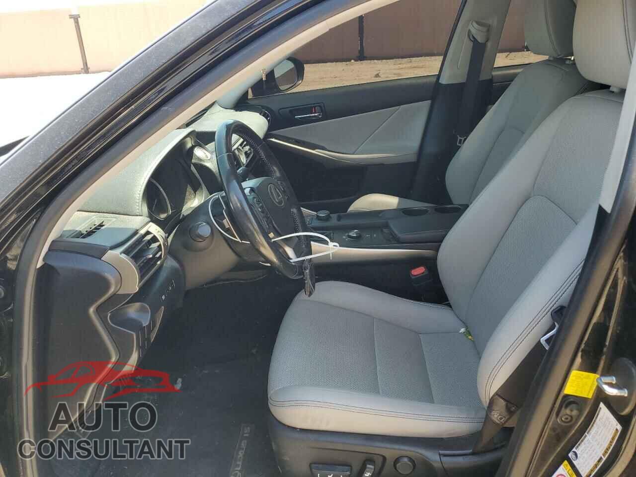 LEXUS IS 2016 - JTHBA1D28G5037512