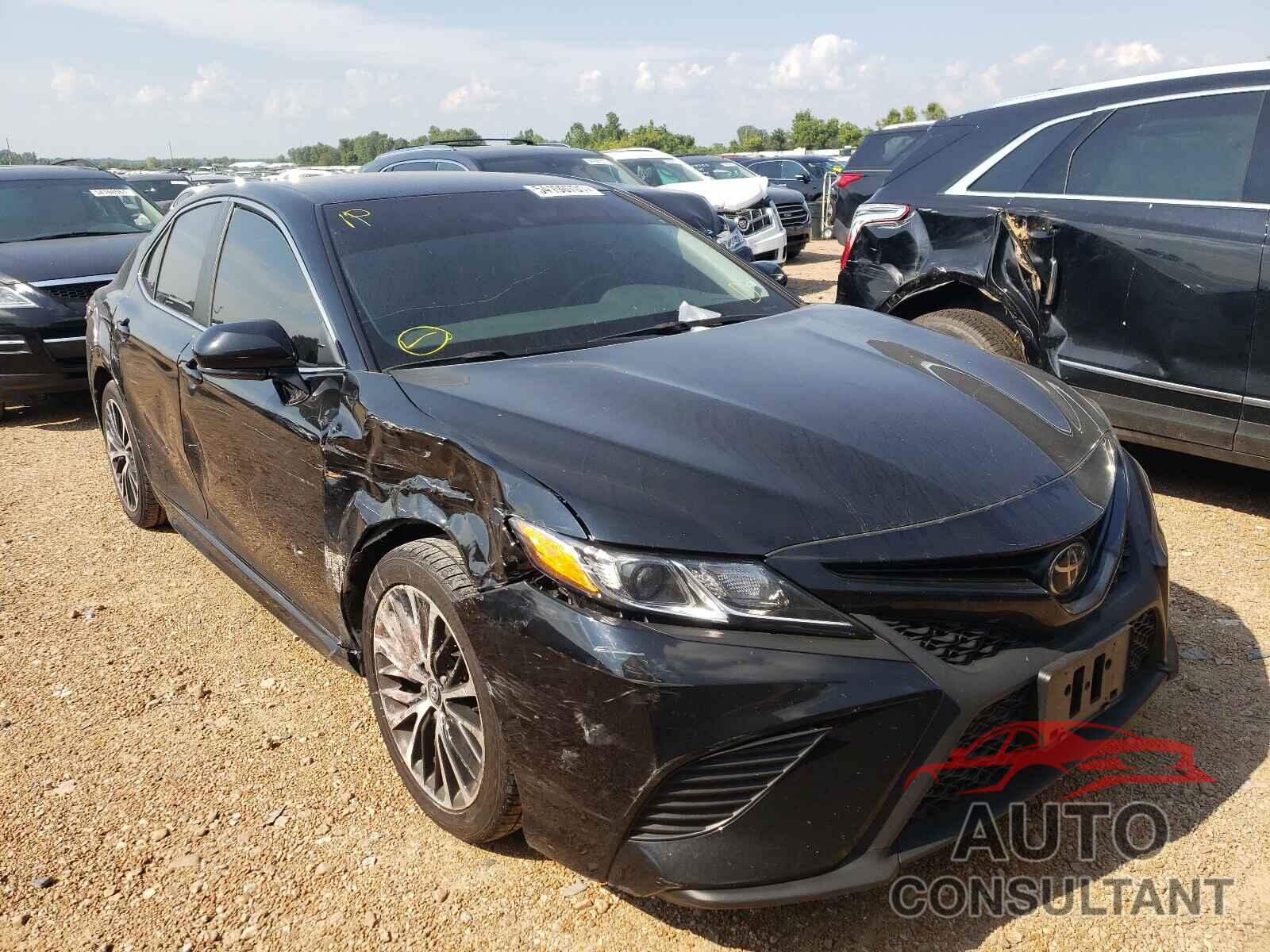 TOYOTA CAMRY 2018 - 4T1B11HK2JU130949