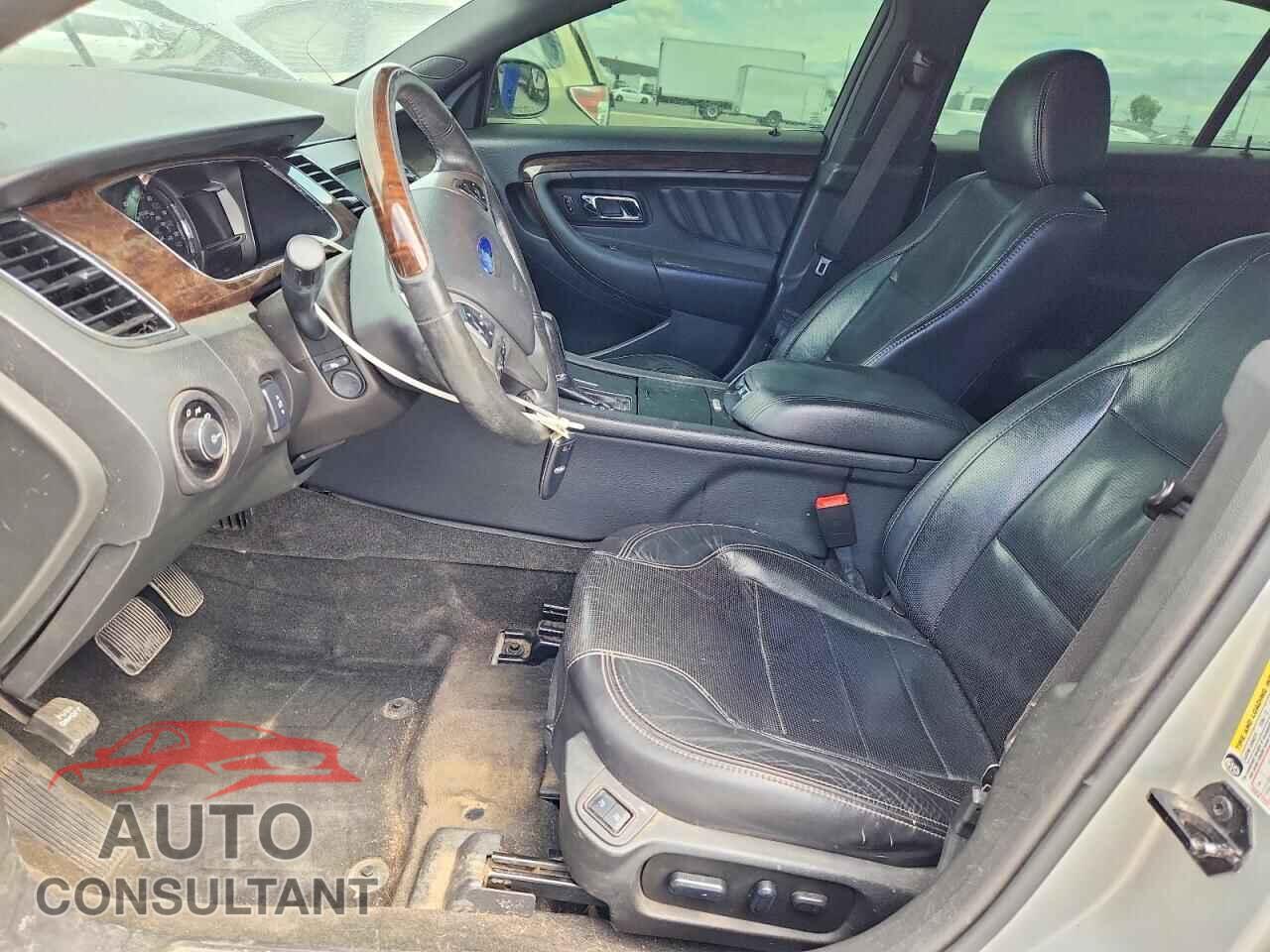 FORD TAURUS 2015 - 1FAHP2F83FG170558