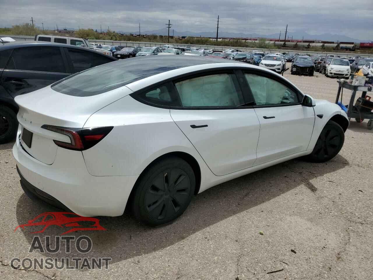 TESLA MODEL 3 2024 - 5YJ3E1EA9RF815933