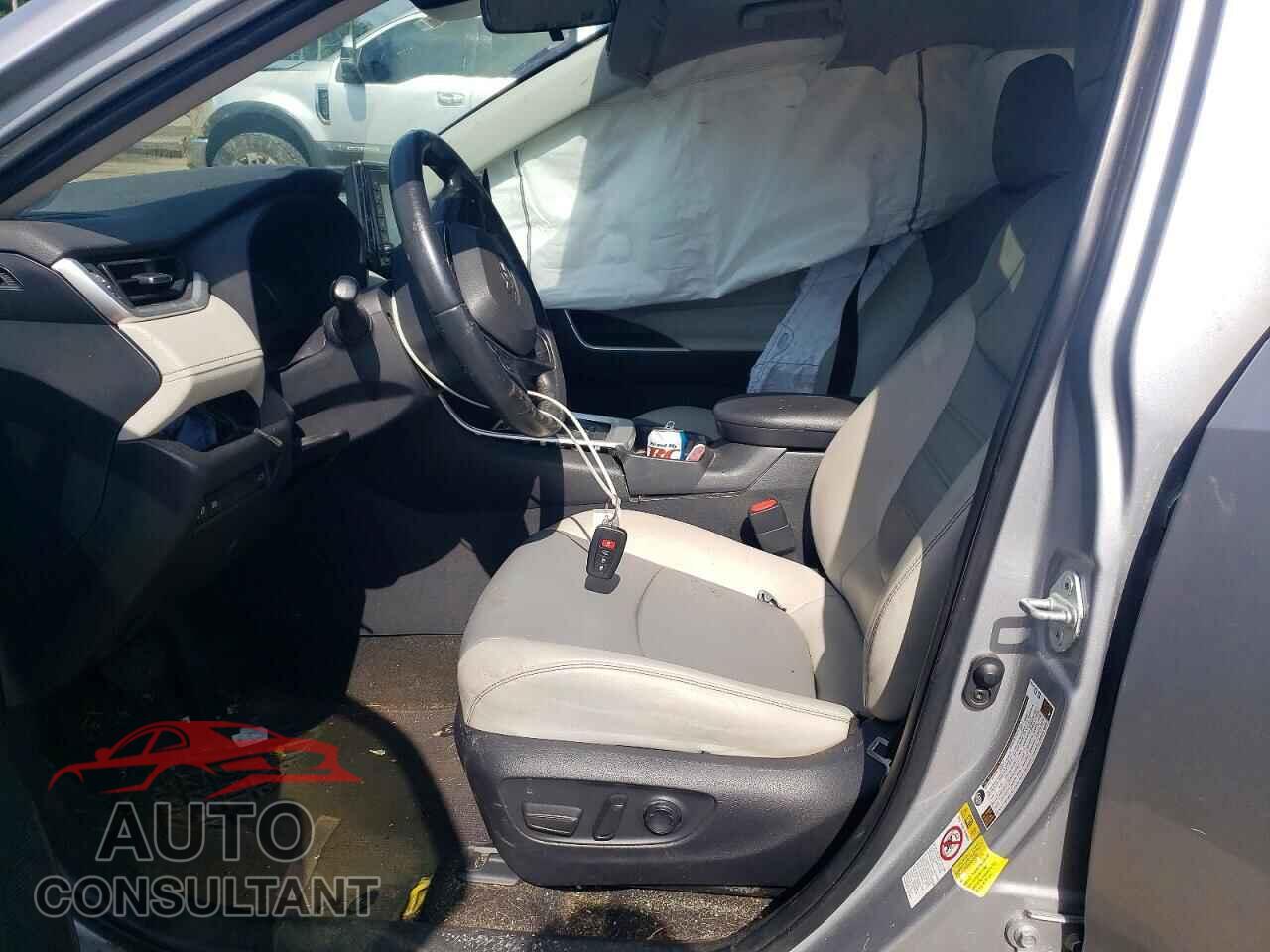 TOYOTA RAV4 2019 - JTMC1RFV2KD512372