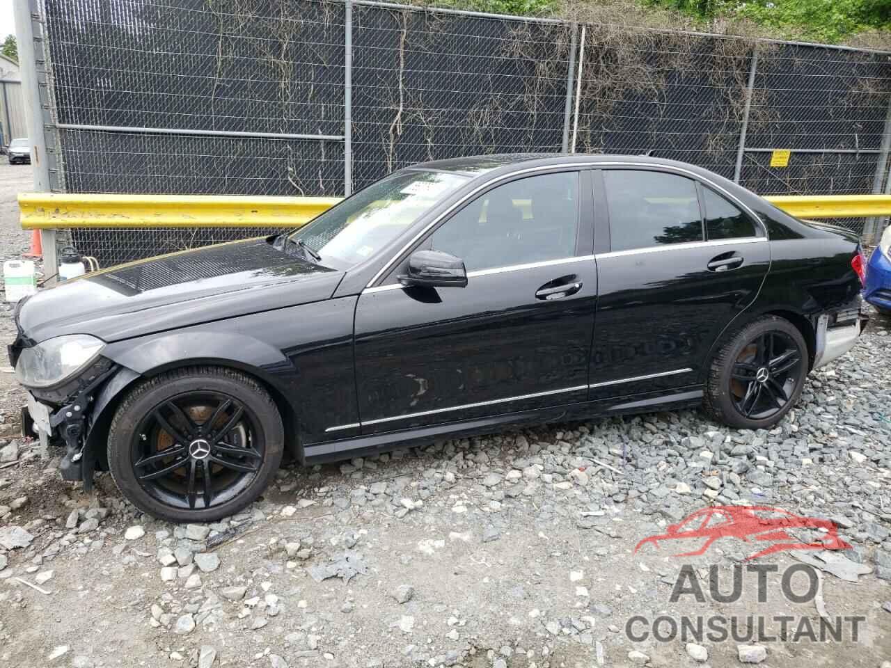 MERCEDES-BENZ C-CLASS 2012 - WDDGF8BB0CA713284