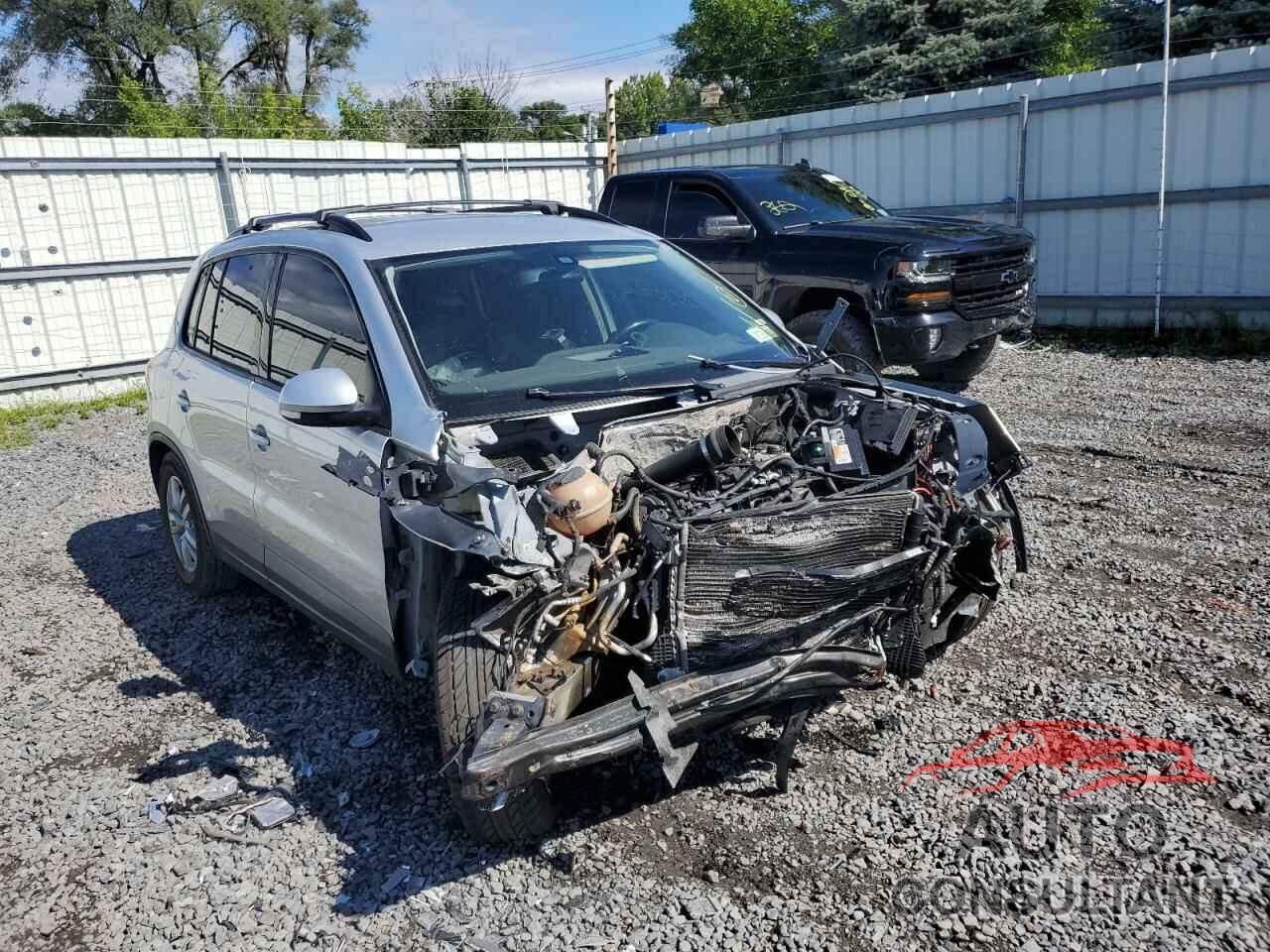 VOLKSWAGEN TIGUAN 2016 - WVGBV7AX8GW607006