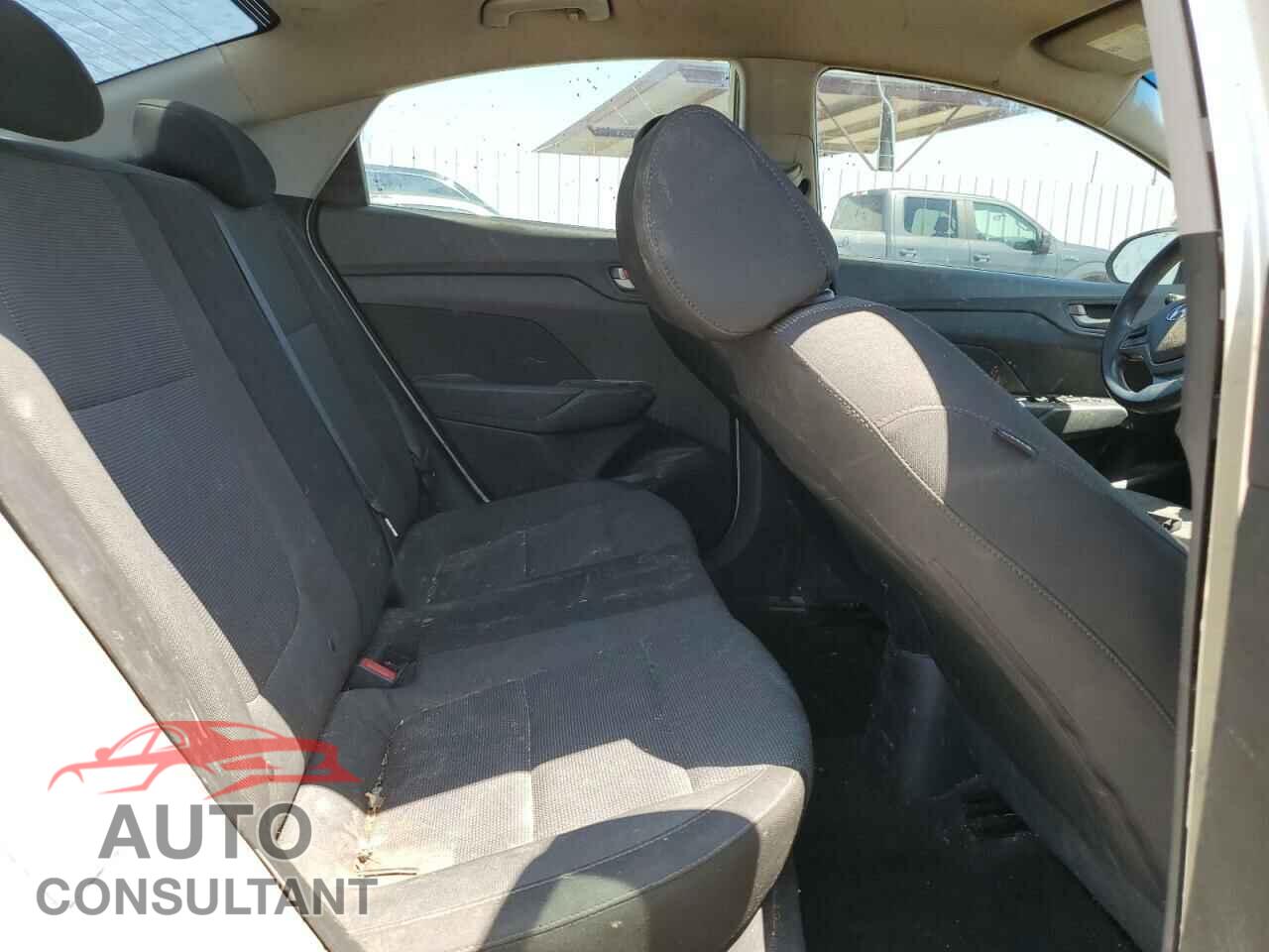 HYUNDAI ACCENT 2018 - 3KPC24A39JE006931