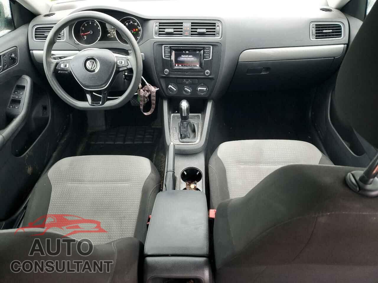 VOLKSWAGEN JETTA 2017 - 3VW2B7AJ9HM328199