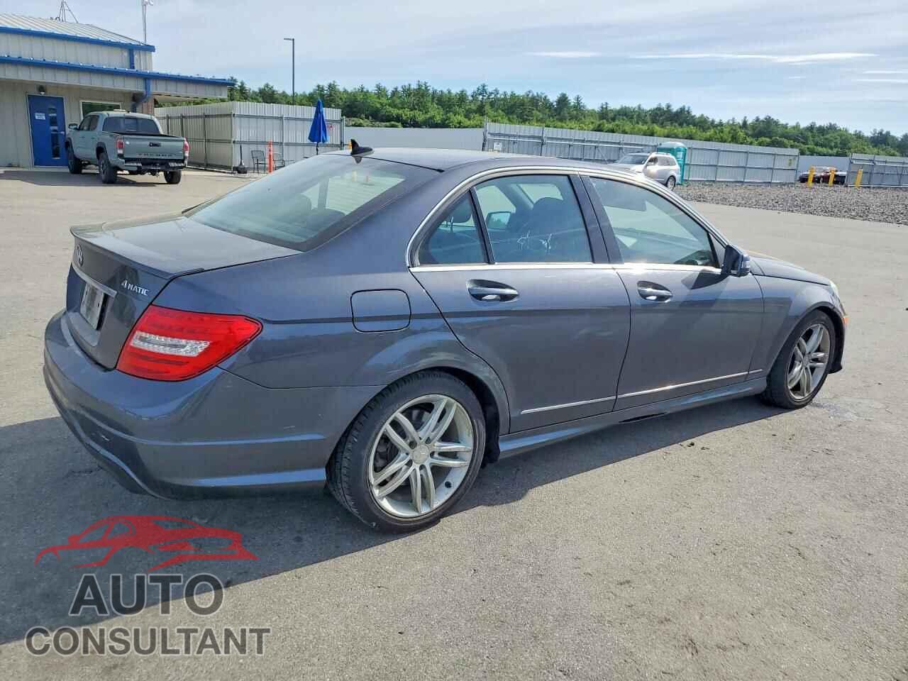 MERCEDES-BENZ C-CLASS 2013 - WDDGF8AB2DR279468