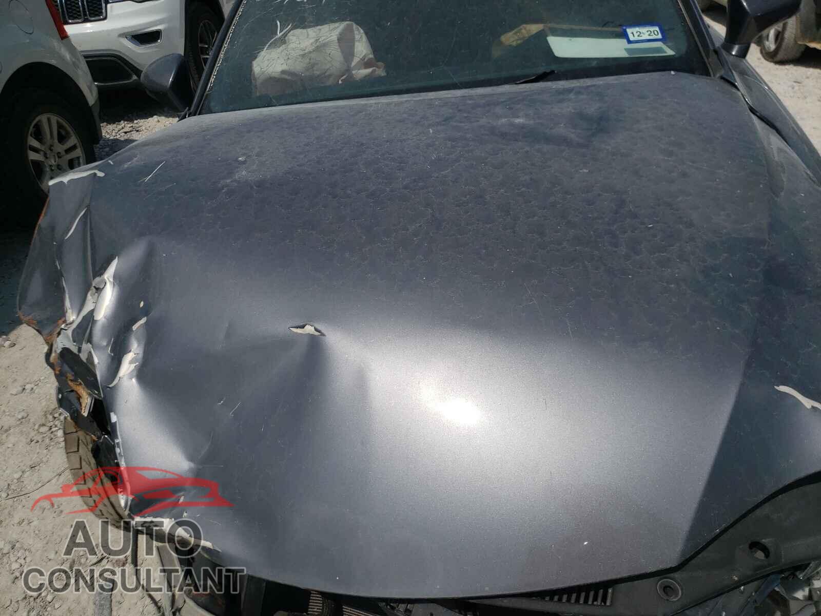 LEXUS IS 2016 - JTHBA1D27G5034522