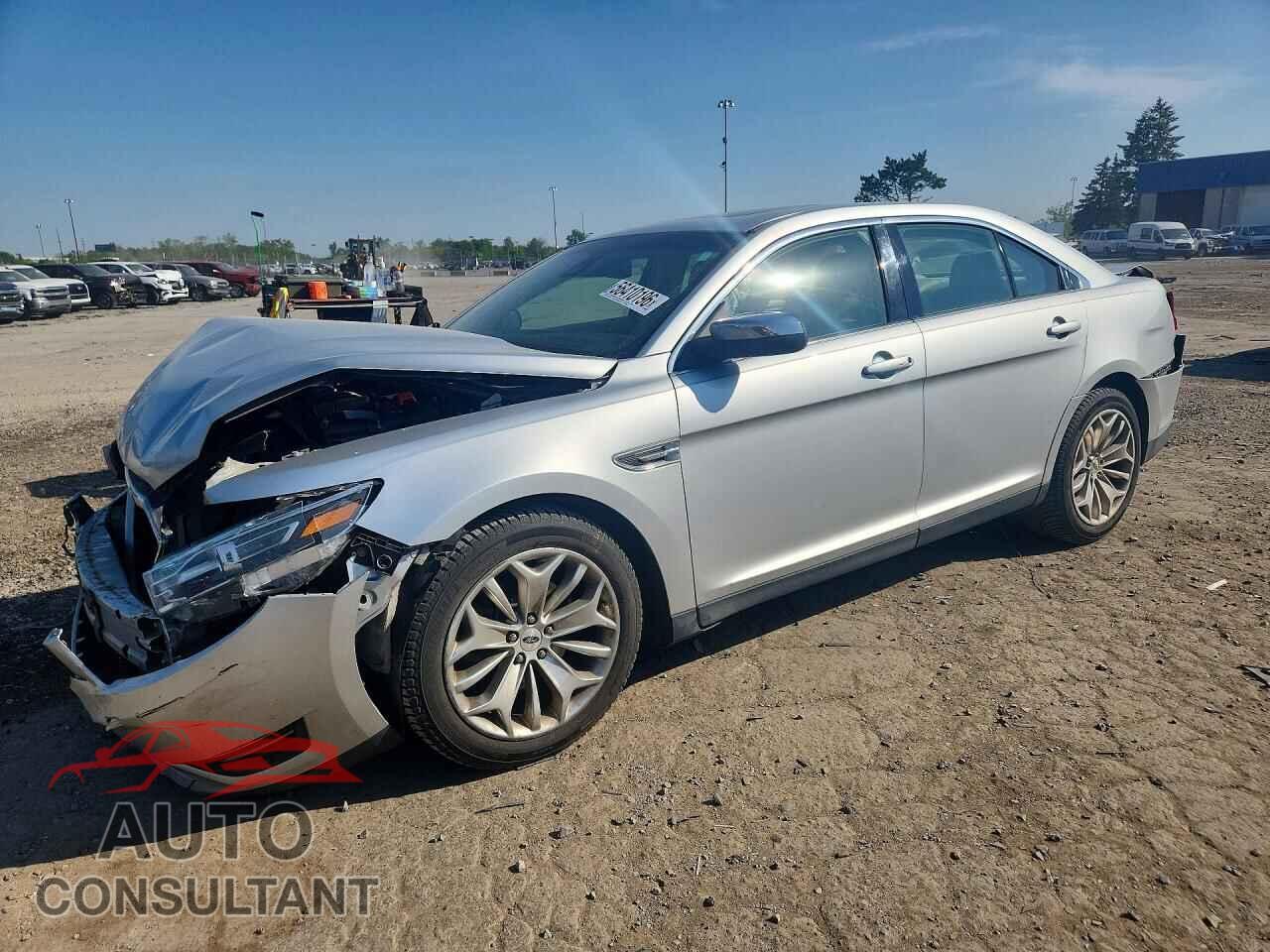 FORD TAURUS 2018 - 1FAHP2F82JG128245