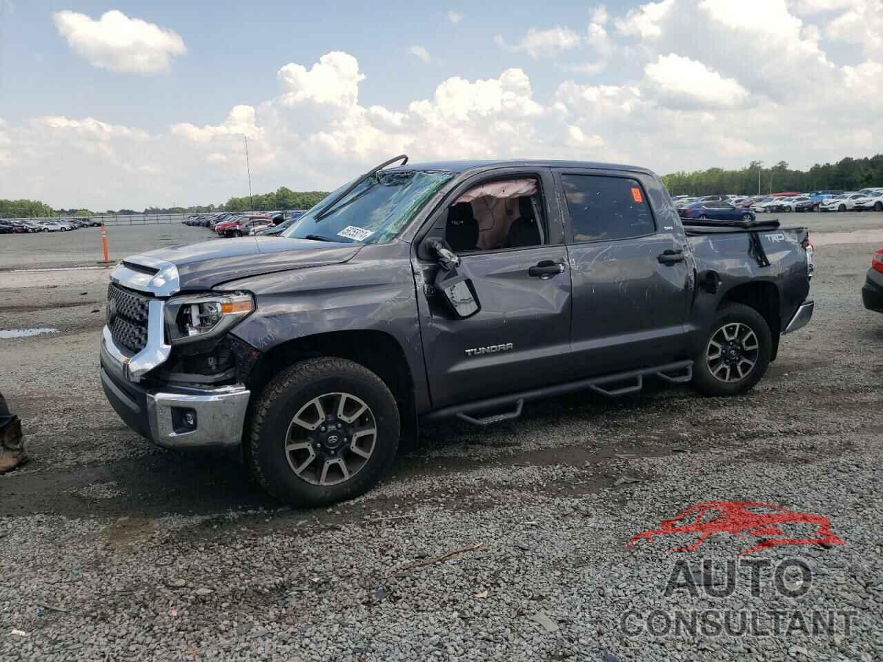 TOYOTA TUNDRA 2018 - 5TFDY5F18JX735857