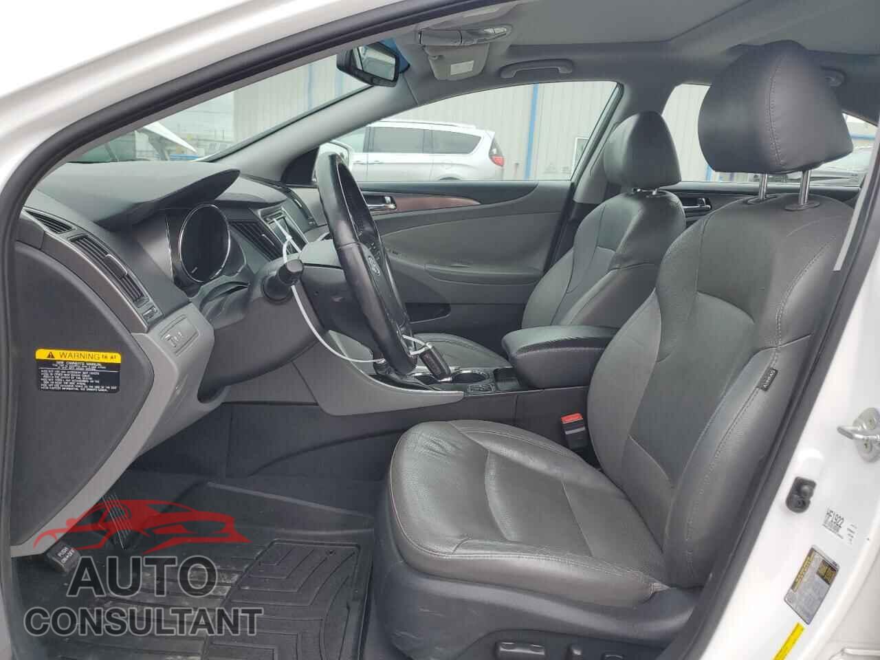 HYUNDAI SONATA 2015 - KMHEC4A44FA135552