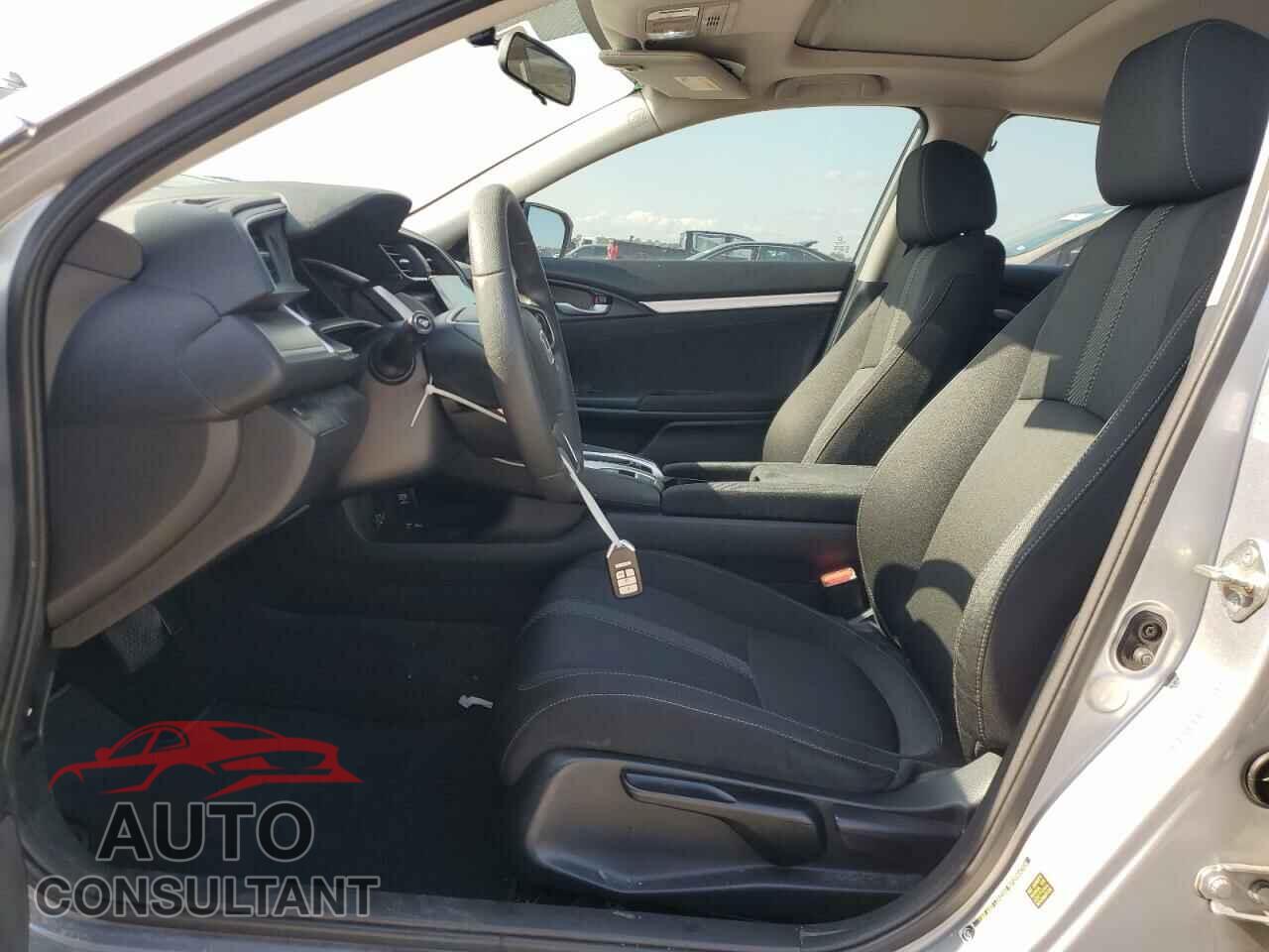 HONDA CIVIC 2018 - 2HGFC2F71JH590130