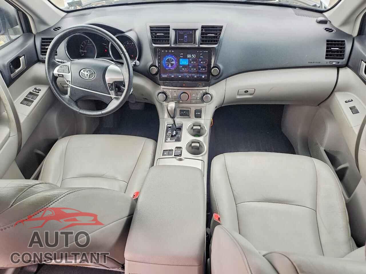 TOYOTA HIGHLANDER 2012 - 5TDBK3EH1CS143396
