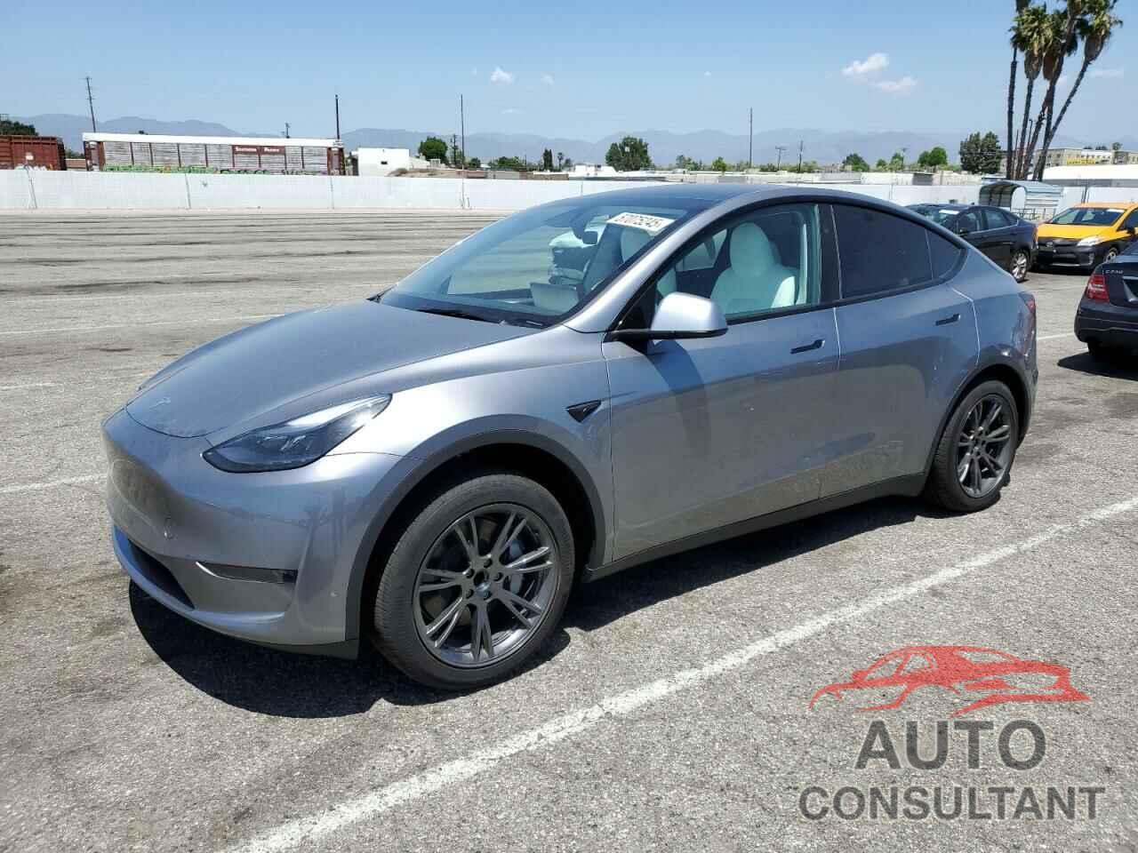 TESLA MODEL Y 2025 - 7SAYGDED6SF253901