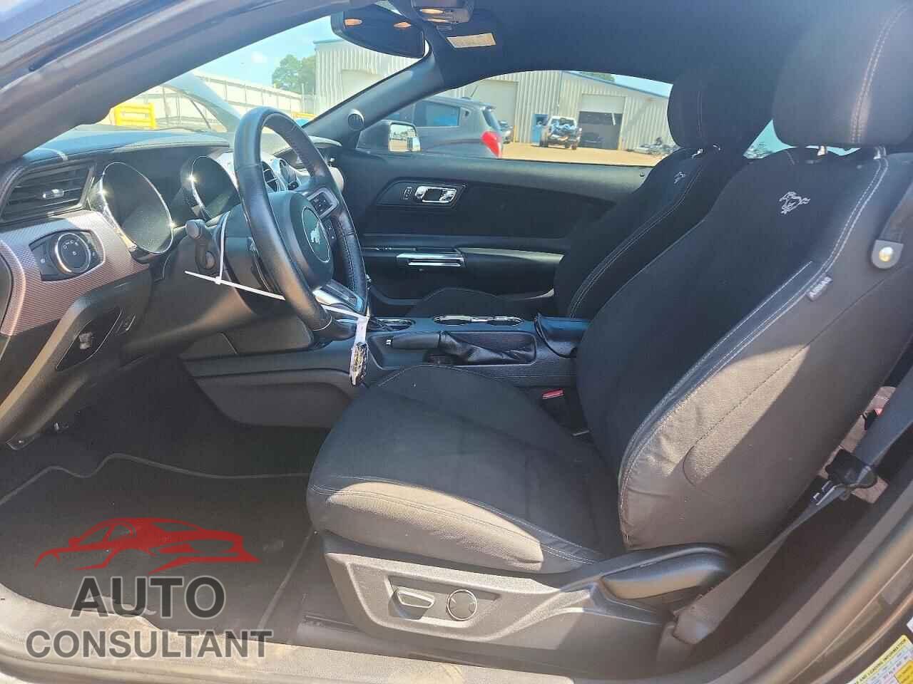 FORD MUSTANG 2017 - 1FA6P8TH1H5272485