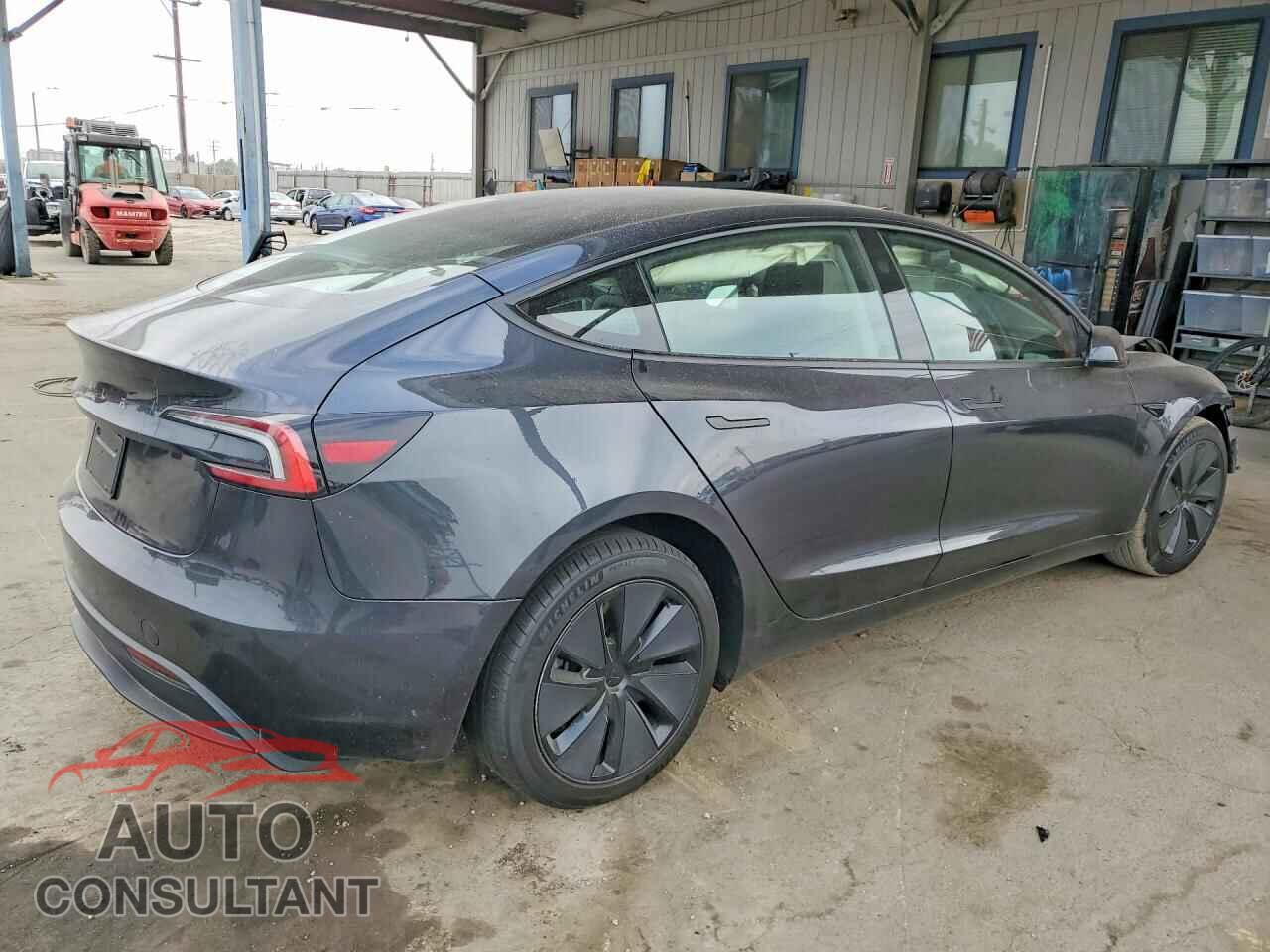 TESLA MODEL 3 2025 - 5YJ3E1EA2SF072425