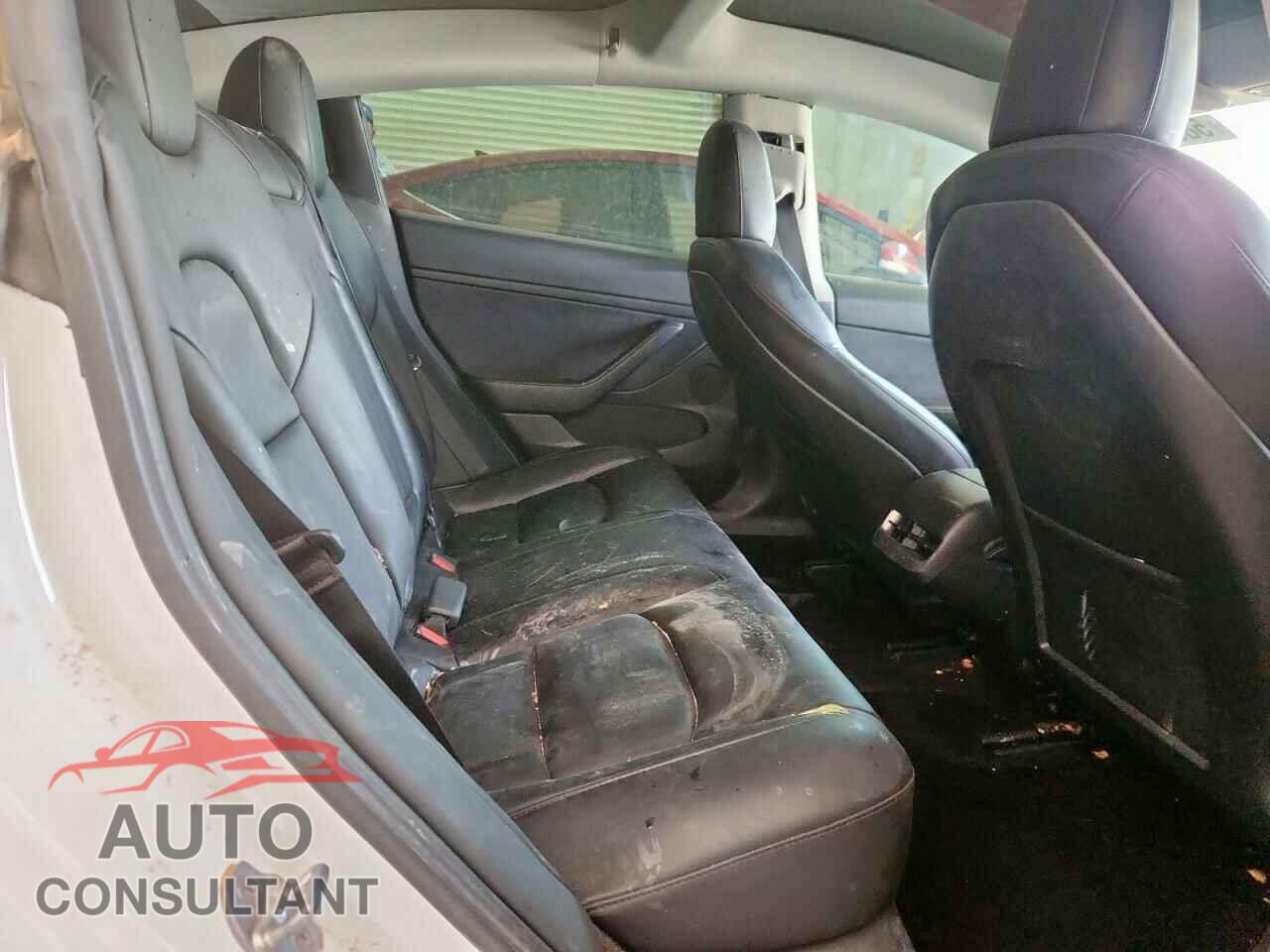 TESLA MODEL 3 2022 - 5YJ3E1EA9NF156200