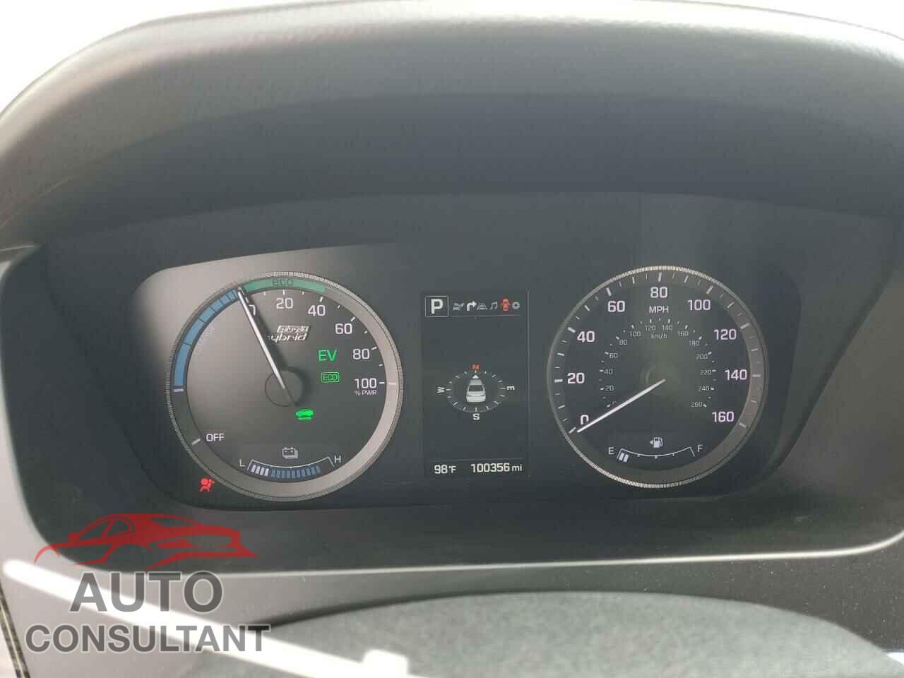 HYUNDAI SONATA 2017 - KMHE54L25HA045044