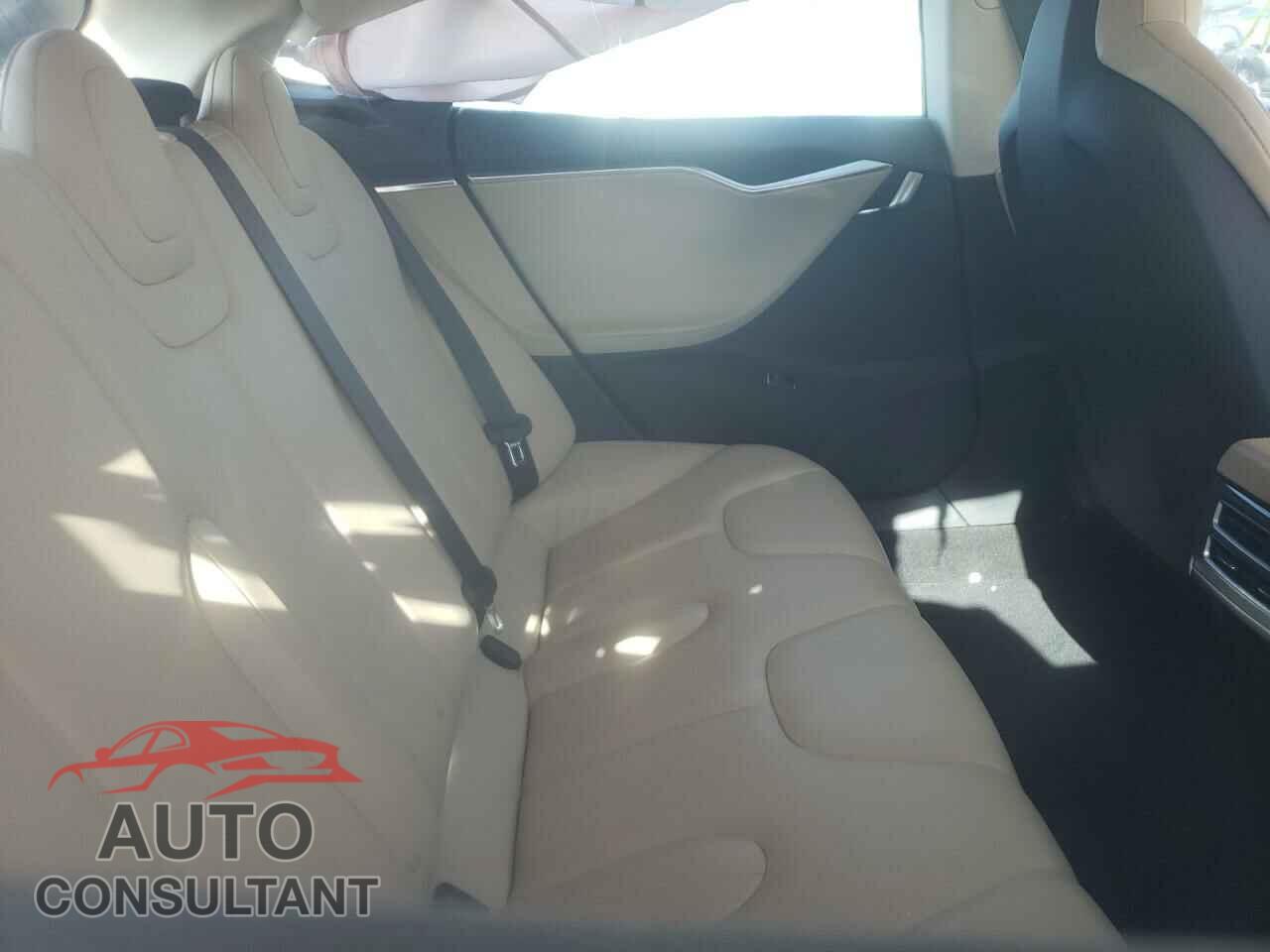 TESLA MODEL S 2013 - 5YJSA1CP2DFP23991