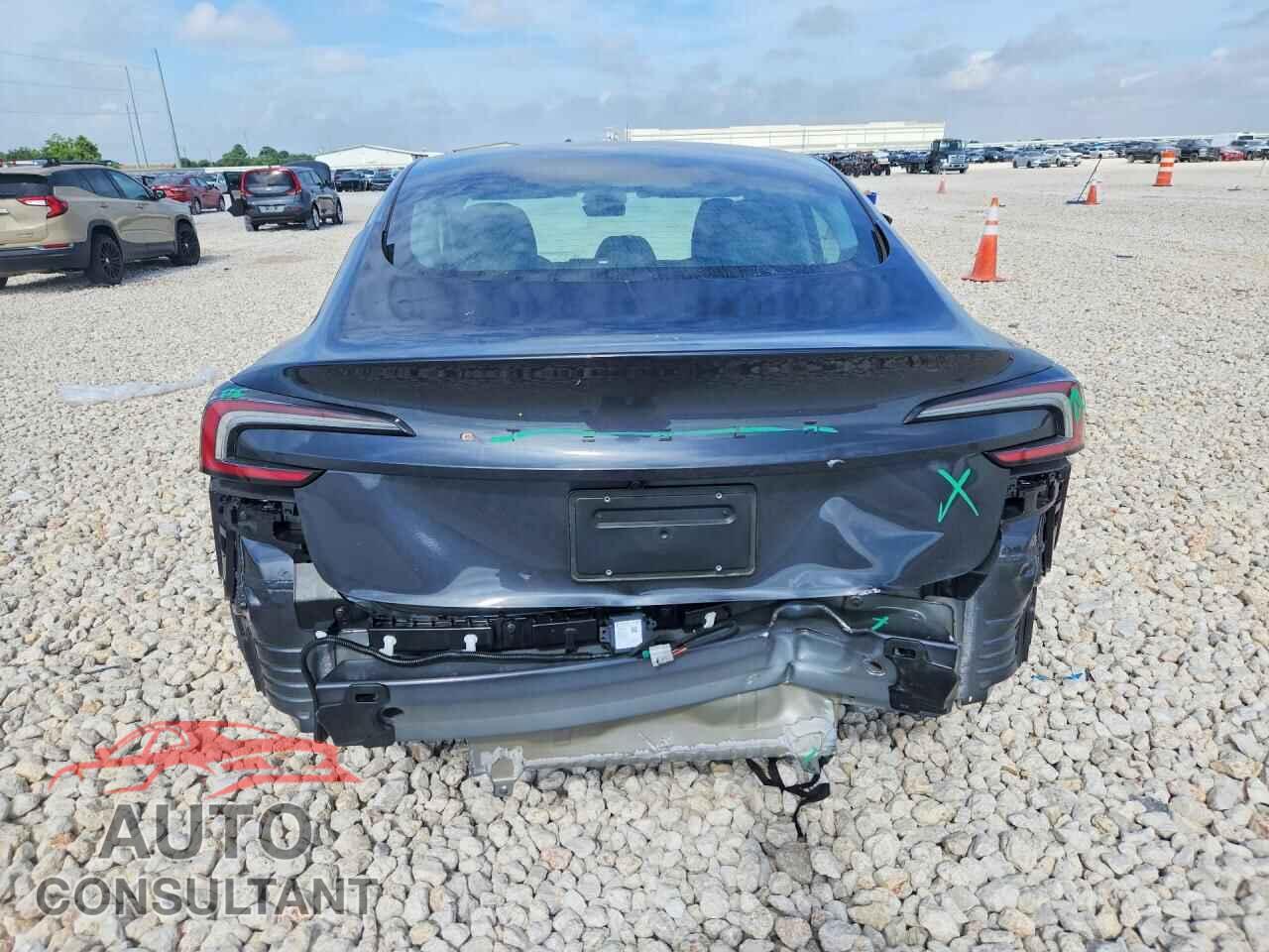 TESLA MODEL 3 2026 - 5YJ3E1EA7TF135570