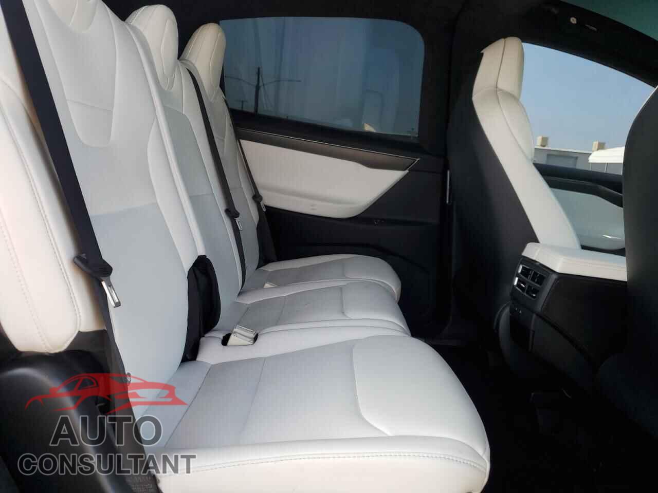 TESLA MODEL X 2017 - 5YJXCAE2XHF050195