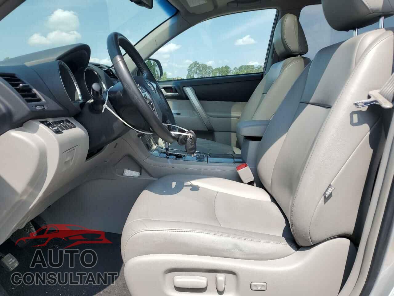 TOYOTA HIGHLANDER 2013 - 5TDZK3EH8DS106085