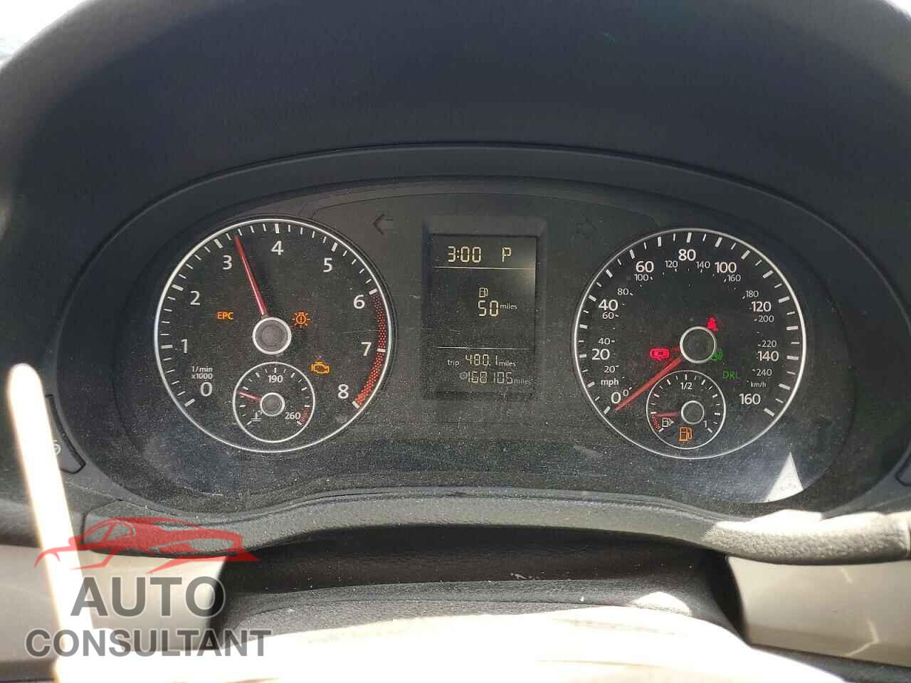 VOLKSWAGEN PASSAT 2015 - 1VWAT7A33FC085630