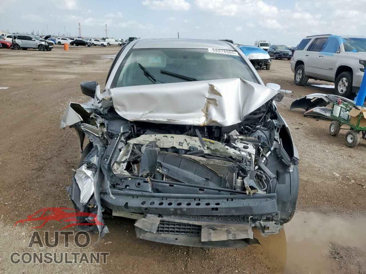NISSAN VERSA 2019 - 3N1CE2CP3KL359015