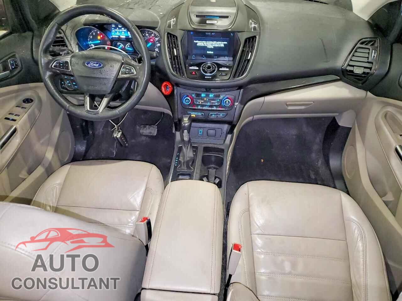 FORD ESCAPE 2017 - 1FMCU9JD5HUF08312
