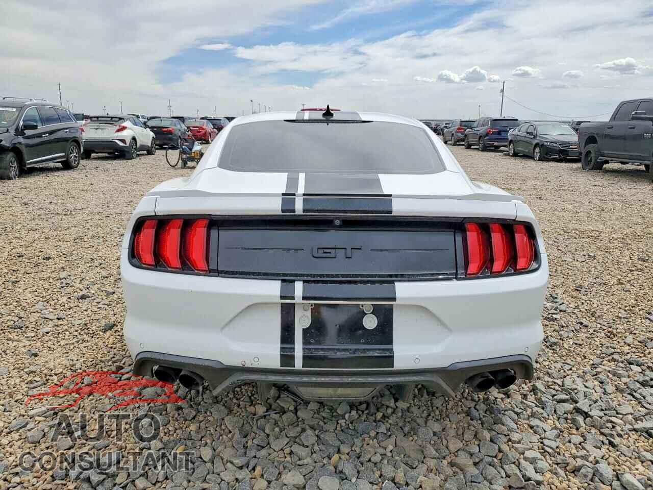 FORD MUSTANG 2021 - 1FA6P8CF1M5116567
