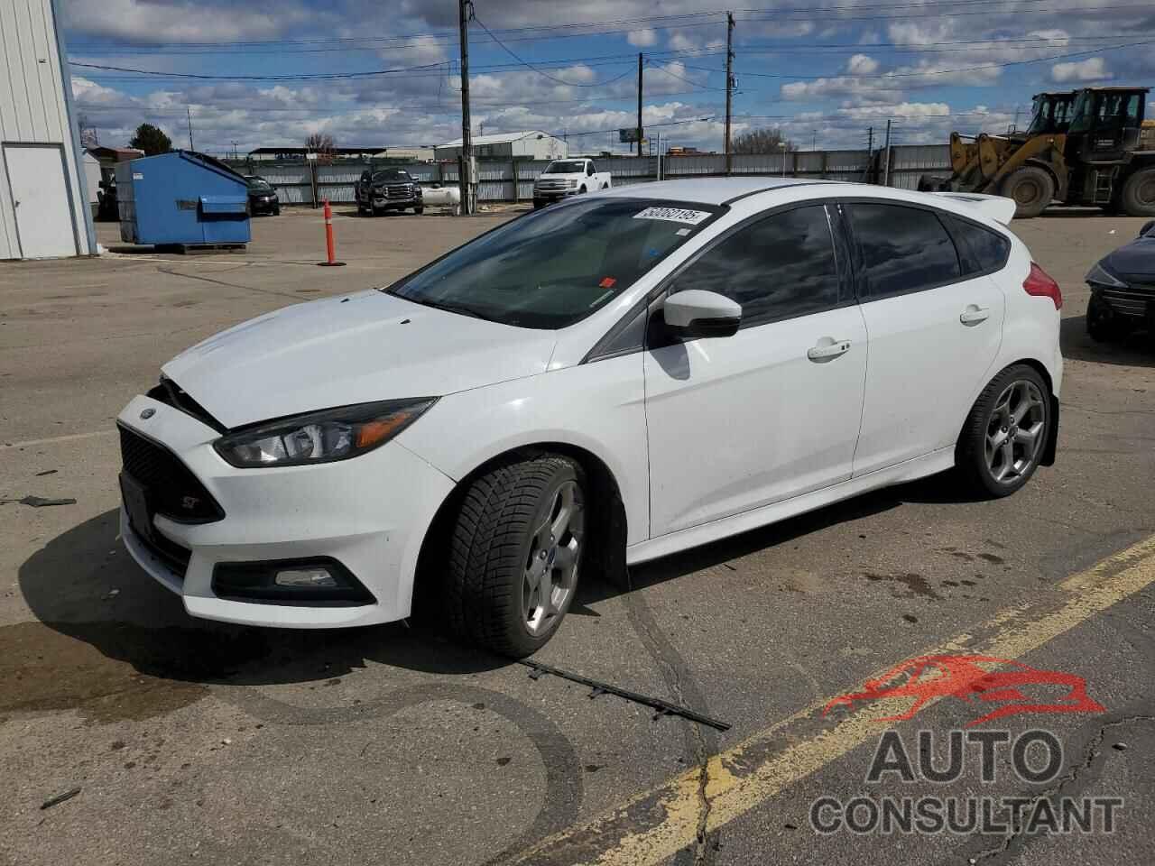 FORD FOCUS 2018 - 1FADP3L90JL240907