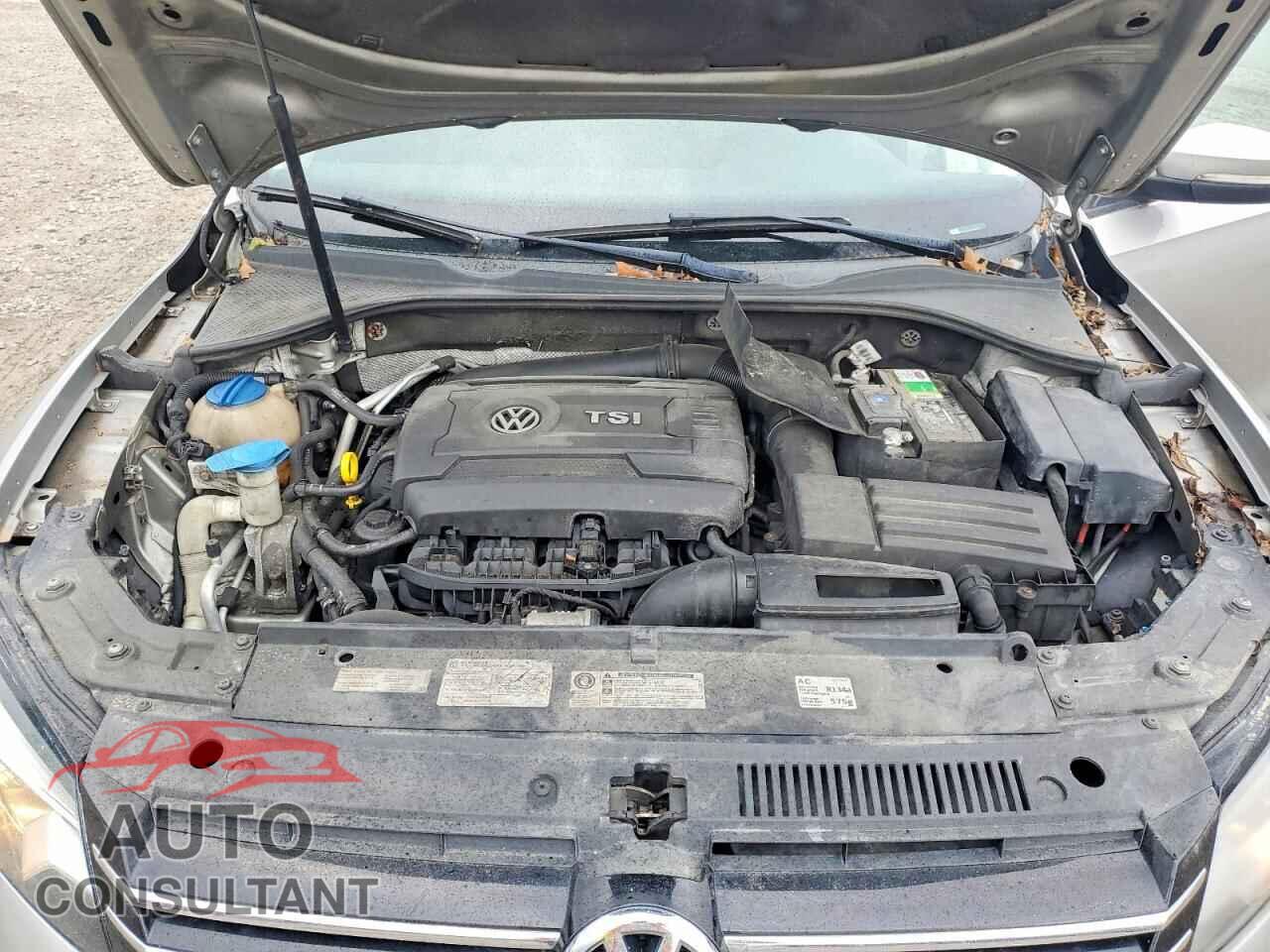VOLKSWAGEN PASSAT 2014 - 1VWAT7A32EC085357