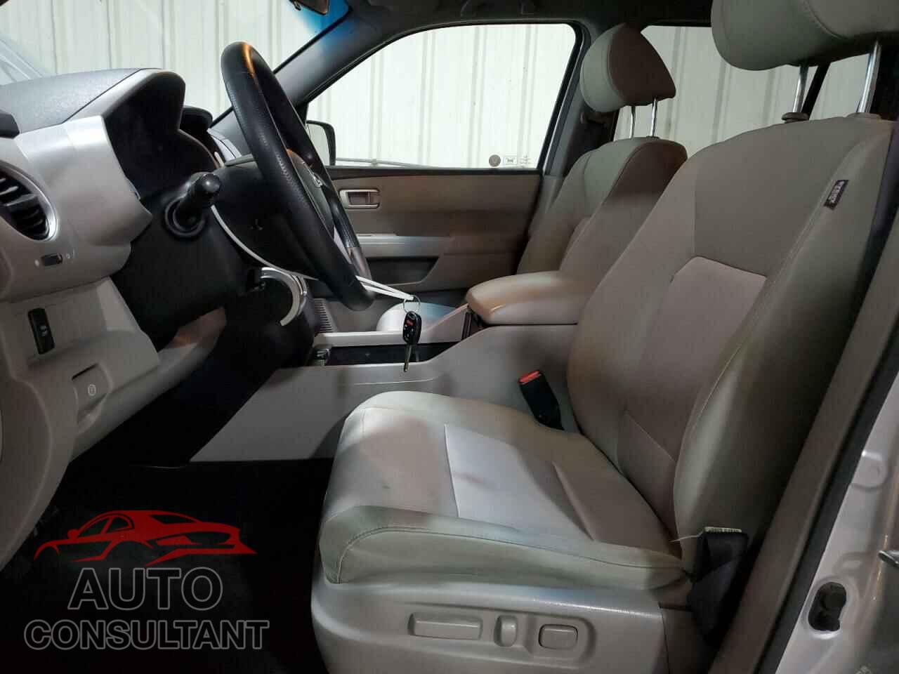 HONDA PILOT 2011 - 5FNYF4H45BB074888