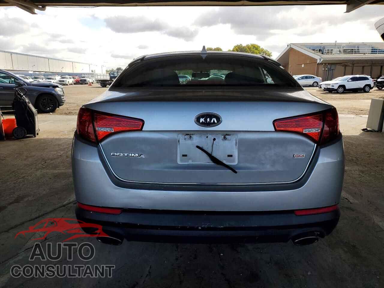 KIA OPTIMA 2011 - KNAGM4A76B5122693