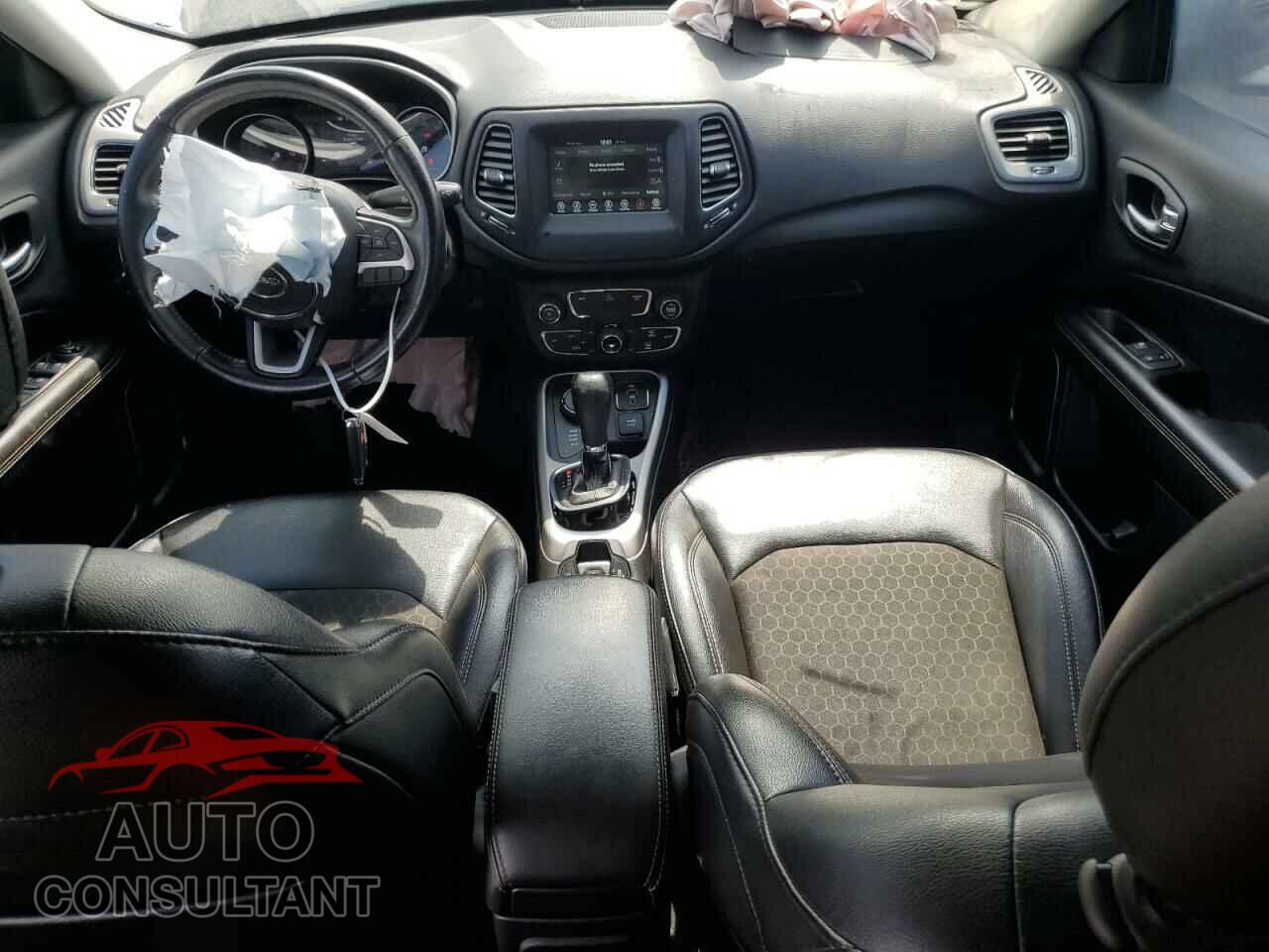JEEP COMPASS 2020 - 3C4NJDBB9LT196567