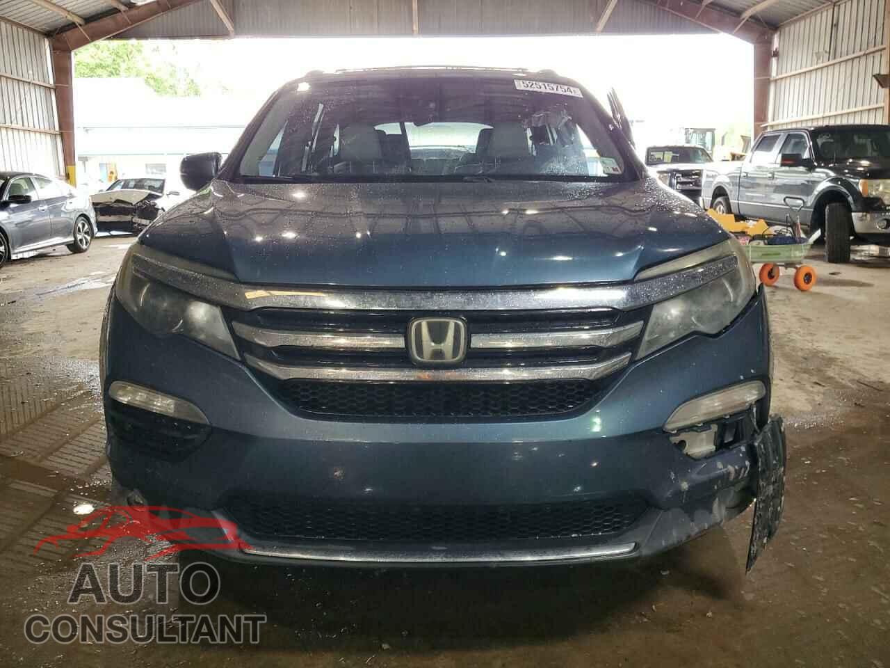 HONDA PILOT 2017 - 5FNYF6H03HB009443