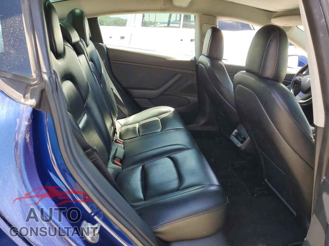 TESLA MODEL 3 2019 - 5YJ3E1EB9KF452743