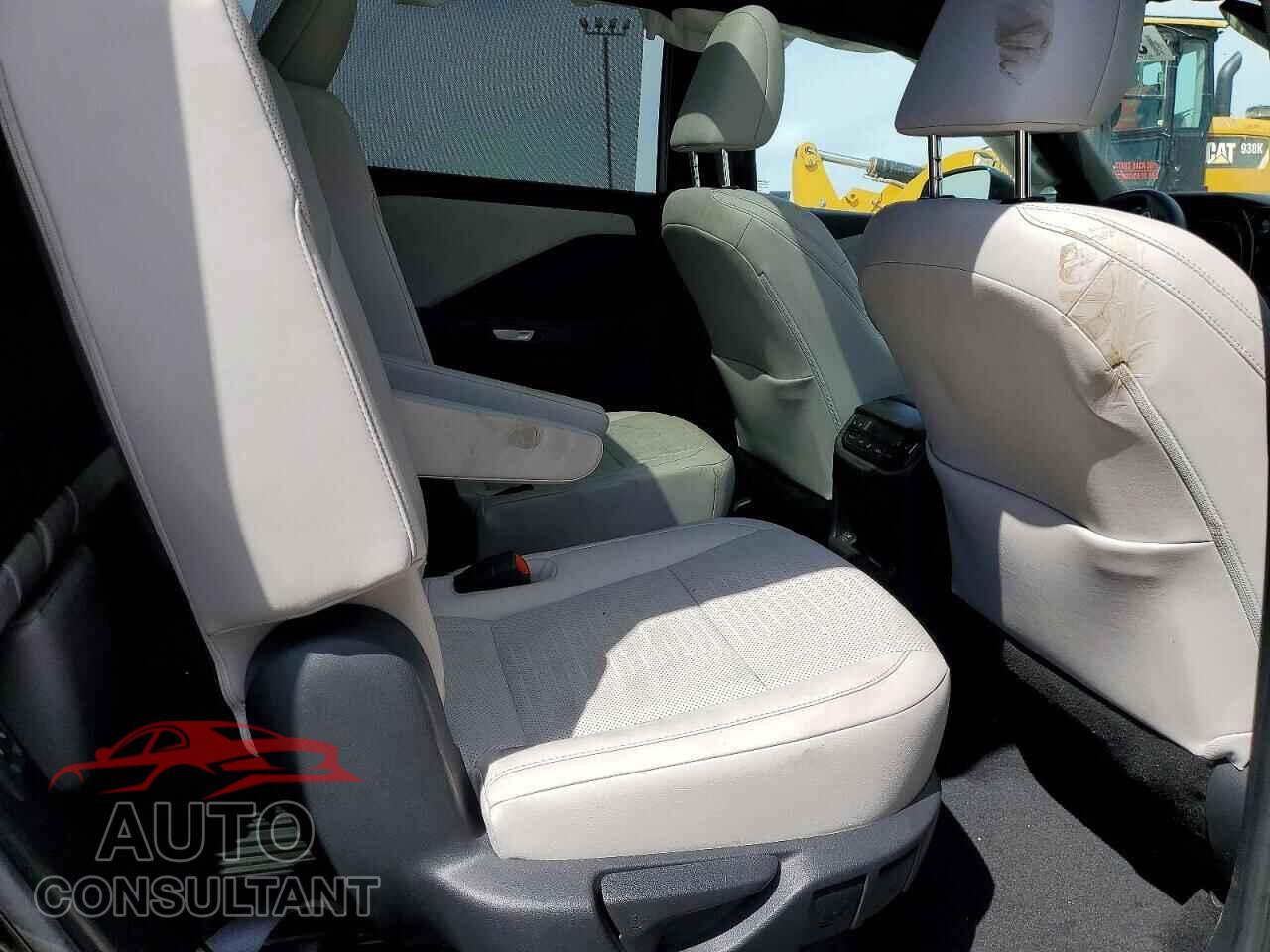 LEXUS UNKNOWN 2024 - 5TDAAAA60RS003615