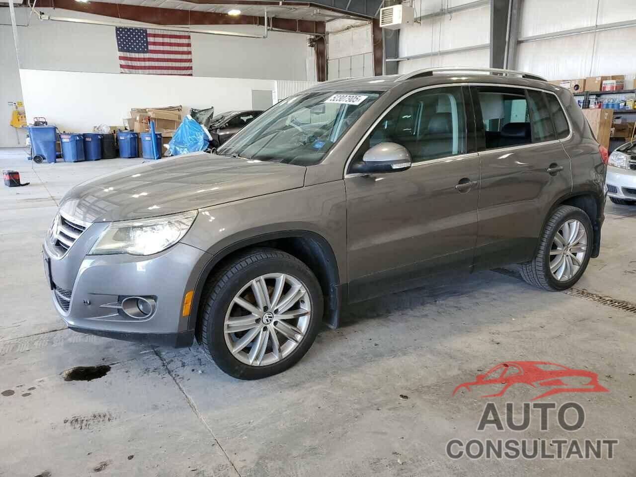 VOLKSWAGEN TIGUAN 2011 - WVGBV7AXXBW559663