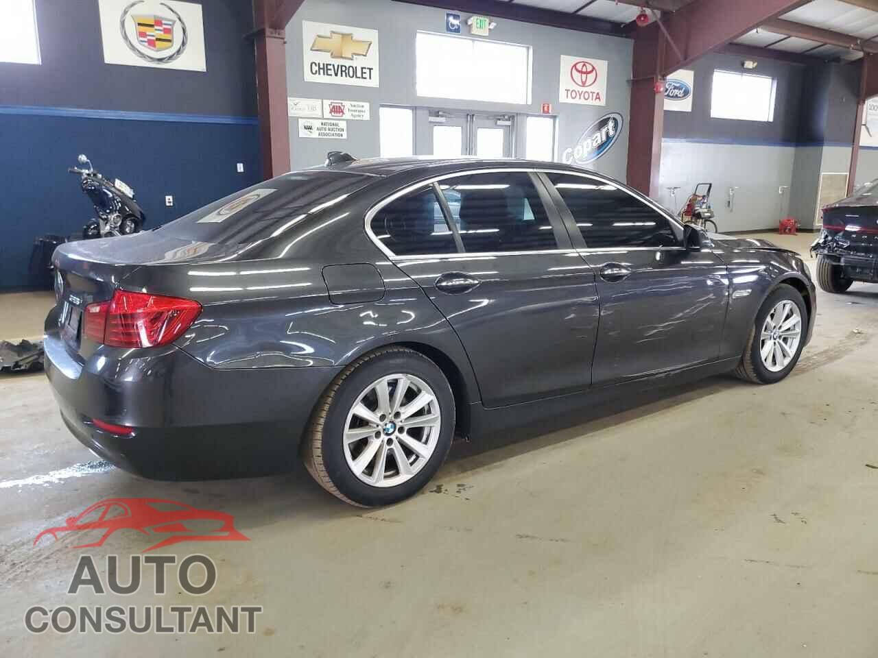 BMW 5 SERIES 2015 - WBA5A5C59FD521112