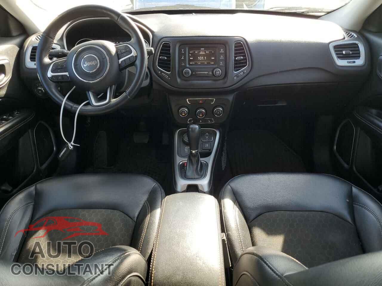 JEEP COMPASS 2018 - 3C4NJDBB9JT315652