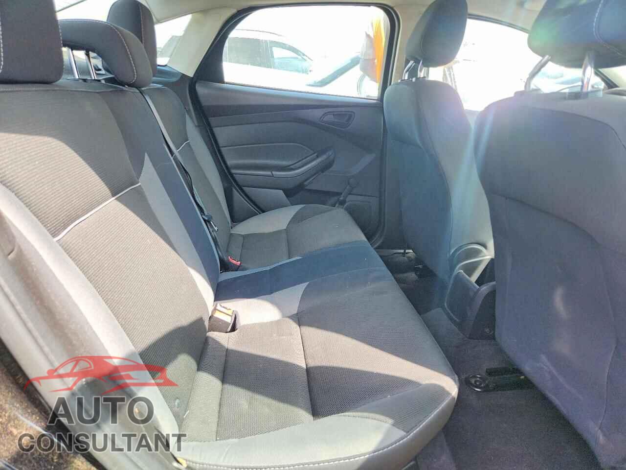 FORD FOCUS 2014 - 1FADP3E25EL391831