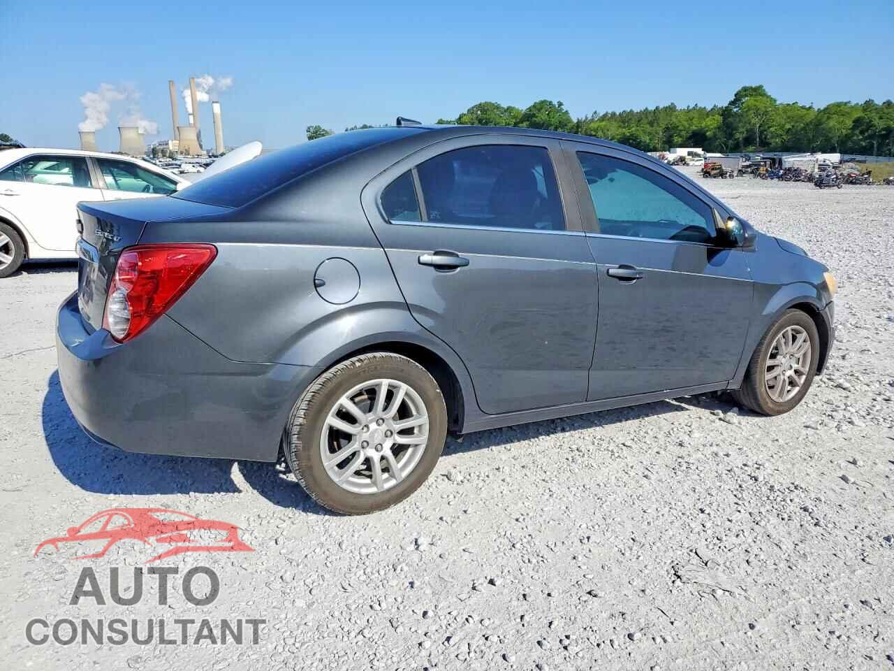 CHEVROLET SONIC 2013 - 1G1JC5SH9D4133472